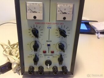 STABILIZOVANY ZDROJ A TESLA UNIVERZALNY VOLTMETER BM385E