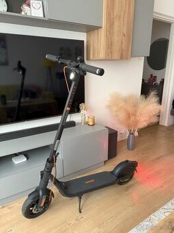Elektrická kolobežka Nineboot Kickscooter F2 Pro E
