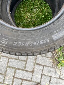 Michelin 225/65 r16c