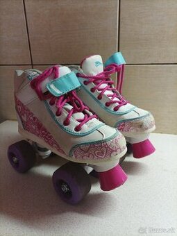 Ponúkam veľmi zachovalé a pekné detské kolieskové korčule ve