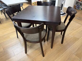 Masívny stôl zo 40tych rokov