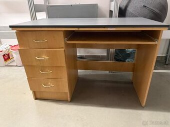 Darujem písací pracovný stôl