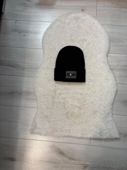 Cierna zimná ciapka Tommy hilfiger