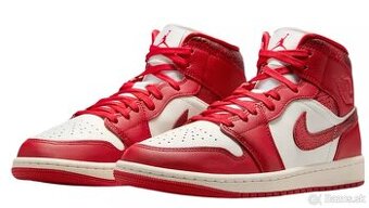NIKE Jordan Air 1 Mid SE Sneaker Women