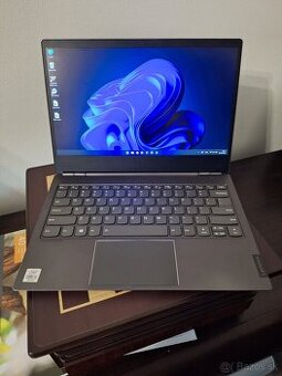 Ľahký notebook vo výbornom stave, Lenovo's Twin-Screen Thin