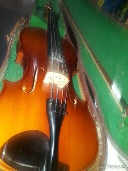4/4 husle staré značené
