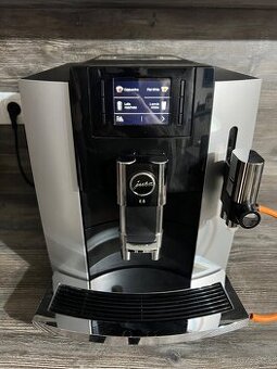 Automatický kávovar Jura E8