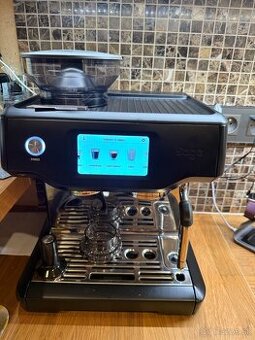 Kavovar Sage SES880BTR cierny