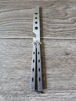 Tréningový balisong motýlik otvárak na pivo