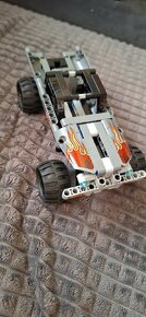 LEGO Technic - Únikové nákladné auto 42090 - 1