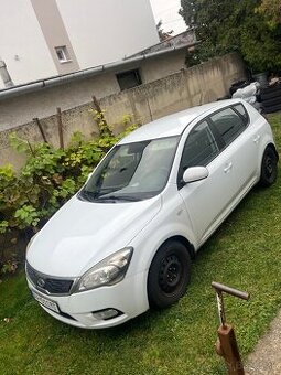 Kúpim KIA Ceed