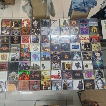 CD-čka...MANOWAR,DOORS,IN EXTREMO,DIMMU BORGIR,WISHBONE ASH,