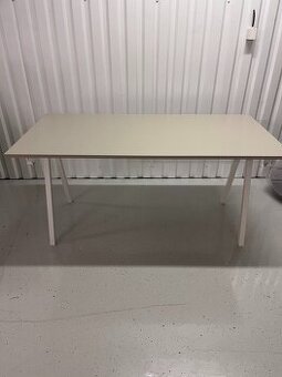 Písací stôl IKEA TROTTEN
