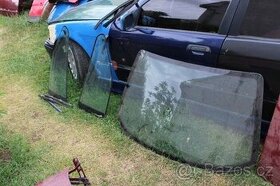 diel z bmw e36 zadne okno