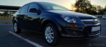 ASTRA SEDAN