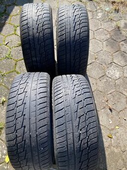 Predam zimne pneu 225/50 r17