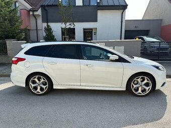 Ford Focus Combi ST • 155 000 km • 1. majitel • TOP STAV