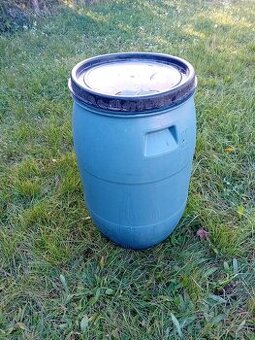Predam plastove sudy