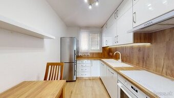 Rezervované 3-izbový byt, 67 m² + lodžia - 1