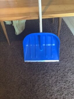 Plastová lopata na sneh nová