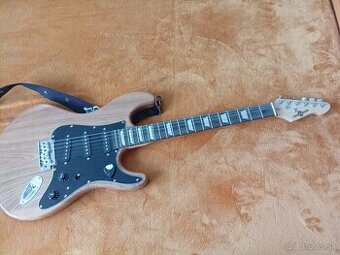 Predam elektricku gitaru 1
