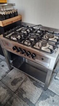 Predam plynovu pec gastro