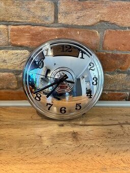 Hodiny s puklice Škoda 1000mb