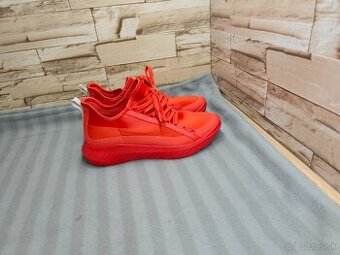 Ecco 35 - dámske našuchovacie topánky