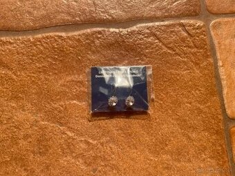 Nausnice Swarovski nove