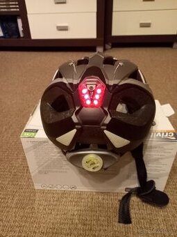 Cyklistická prilba so zadným svetlom veľ.L-XL 59- 65