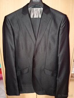 Predám čierny pánsky oblek veľkosť 182/46