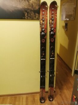 All-mountain lyže Dynastar