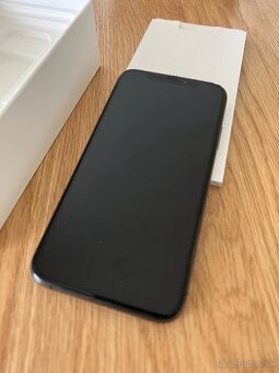 iPhone XS 64 GB čierny