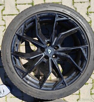 Hankook 265/40 R22 na elektrónoch ALutec