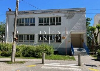 Na predaj samostatne stojaca budova + pozemok - Šoporňa