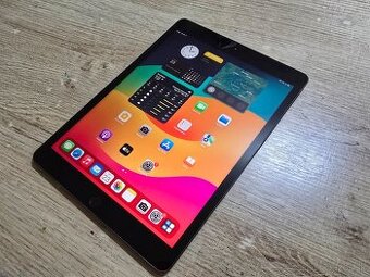 Ipad 7 32gb plnefunkcny ma len bezne znamky na ramiku ale zi