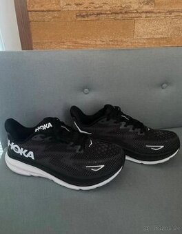 Hoka one M clifton 9