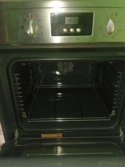 Stavaná elektrická rúra do linky