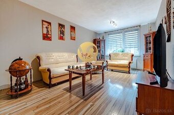 Na Predaj - priestranný 3-izbový byt (84 m²) s balkónom - Če