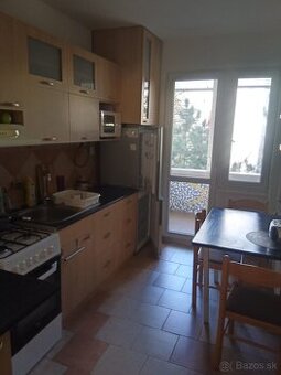 Dám do prenájmu čiastočne zariadený 2-izbovy byt