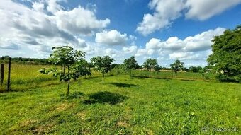 NA PREDAJ stavebný pozemok, Žitavce