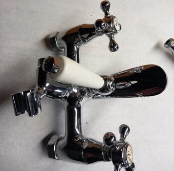 Retro vodovodná chrómová batéria