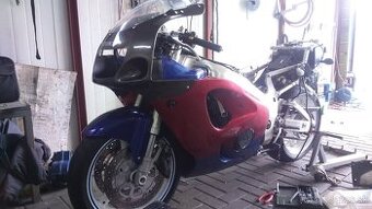 Suzuki gsxr 750 srad