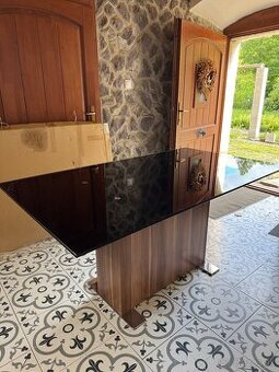 Kuchynský / jedálenký stôl