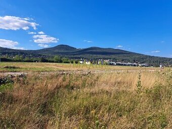 Stavebný pozemok 663 m2 v obci Štitáre s pekným výhľadom na