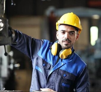 Pracovník na ohýbanie ocele v Bratislave