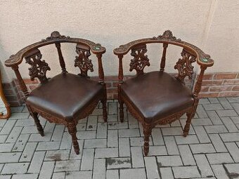 Starožitné rohové vyrezávané stoličky
