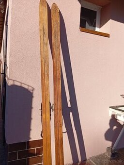 Lyže z 50-60 tich rokov minulého storočia