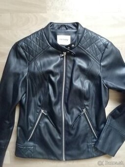 Cierna kozenkova  bunda