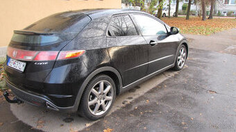 Honda civic 8g 103kW r.v. 2007